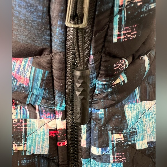 North Face Women’s Primaloft Thermoball jacket Multi Glitch Print Zip Up M LN - Picture 4 of 10